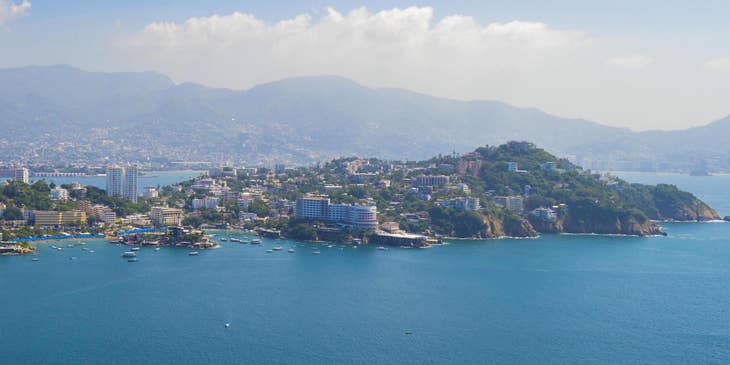 Vista de la bahía de Playa Azul en Acapulco, Guerrero.