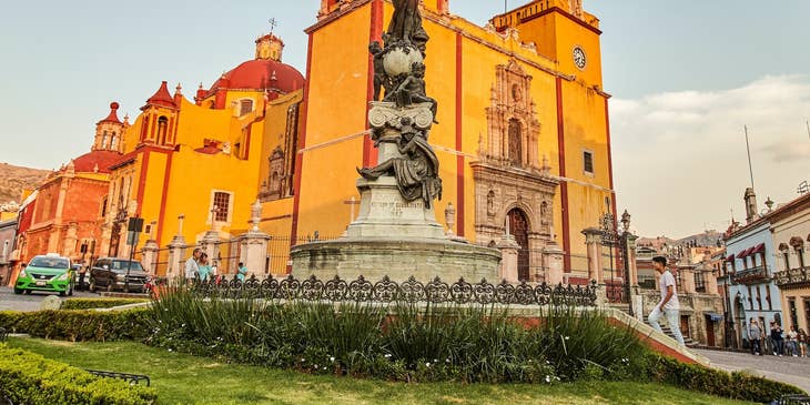 Vista de la Basílica colegiata de Nuestra Señora de Guanajuato.