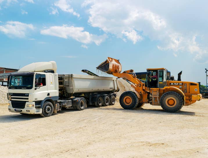 otto-trucking-featured-jobsite-double-belly-dump-trailers-otto-trucking