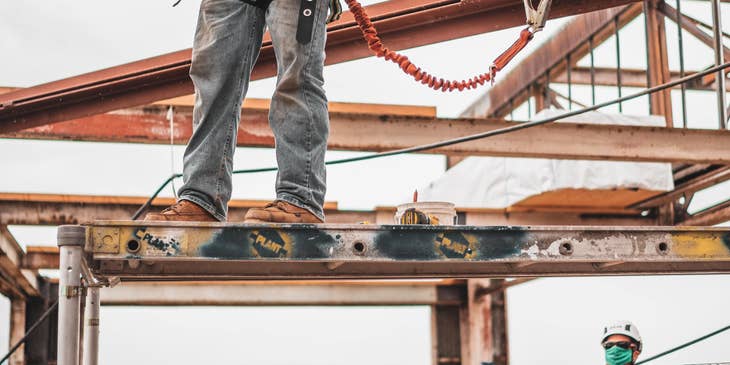 Foreman checking if safety protocol was followed.