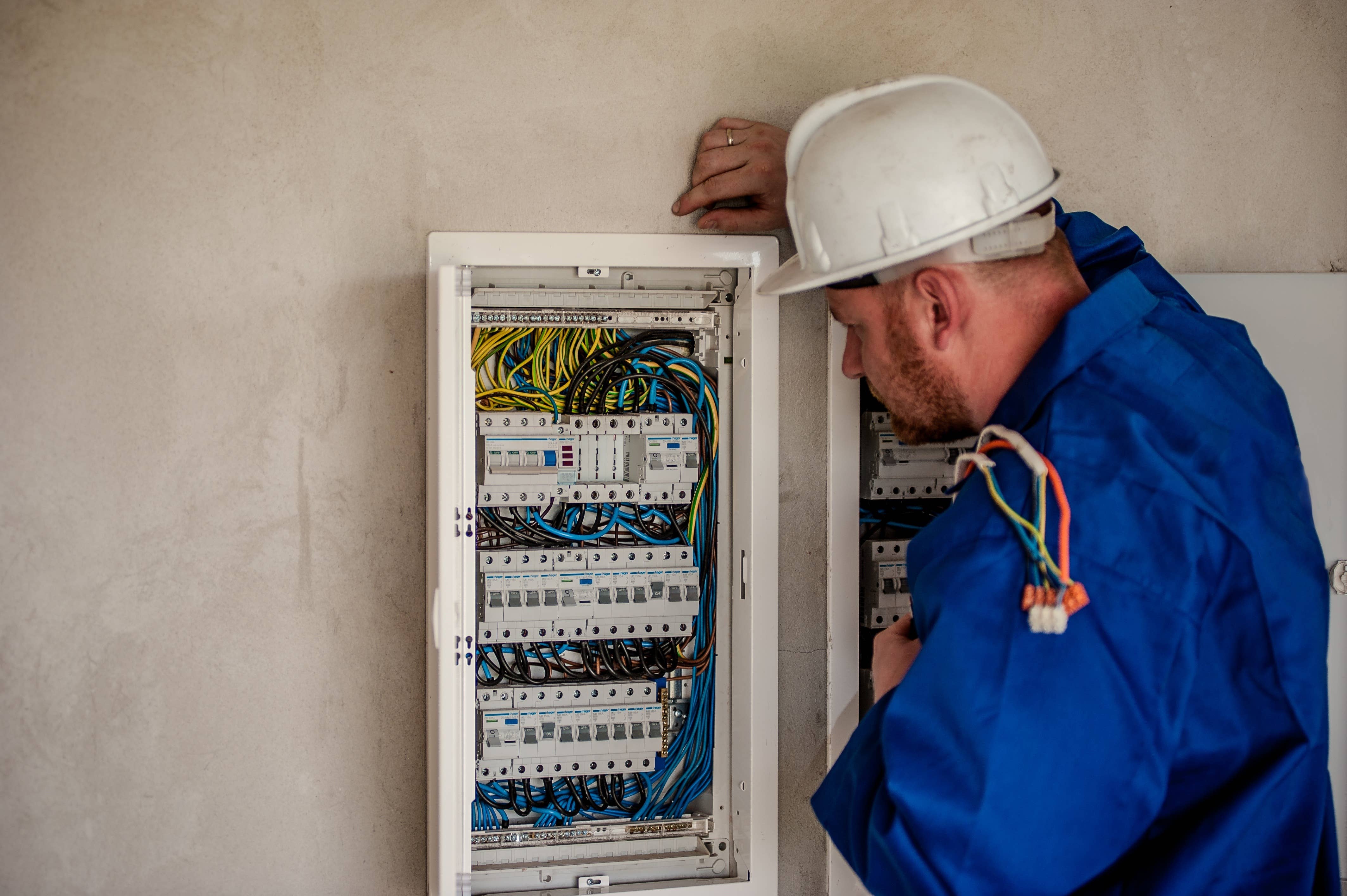 Maintenance Electrician Job Description