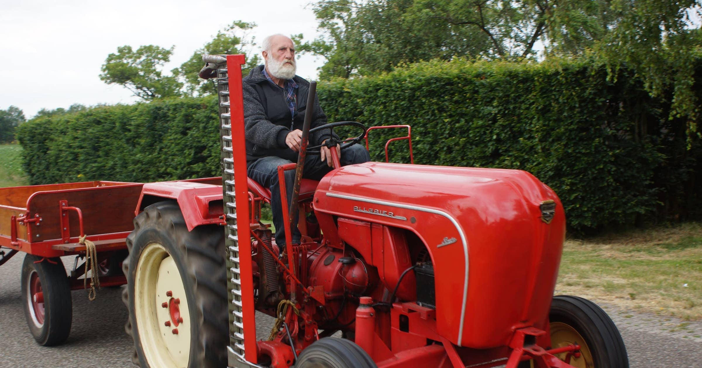 tractor-driver-job-description